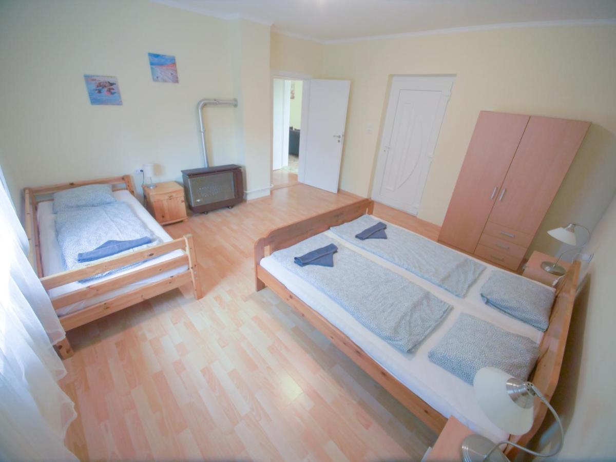 Estike Apartment Balatonlelle Bagian luar foto